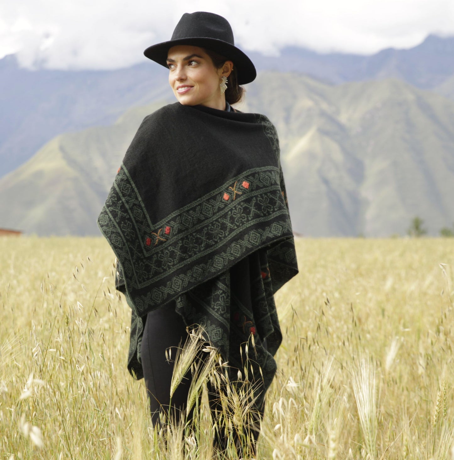 Peruvian Link Alpaca Celtic Ruana in Green