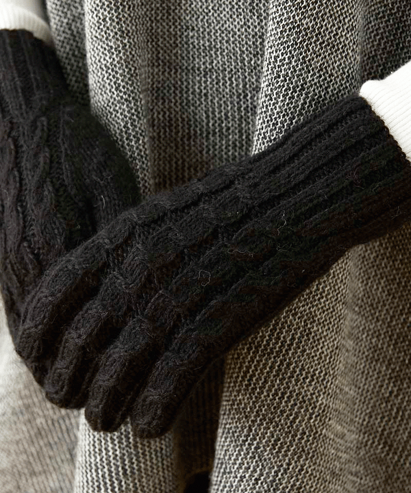 Trenza Gloves — Black — black alpaca by Peruvian Link